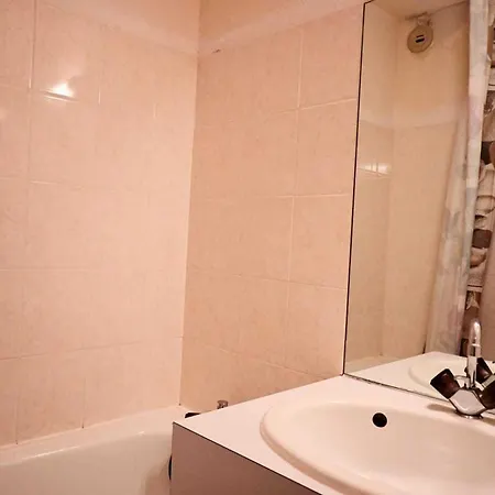 Confortable Proche Des Pistes, Balcon, Tv Et Casier A Skis - Fr-1-411-115 Apartment *
